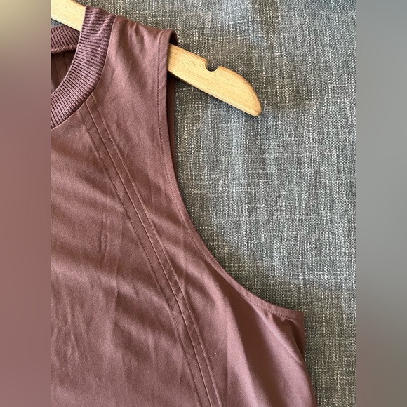 ATHLETA Zephyr Tank Sleeveless Top in Hearth Rose Mauve Size Medium - Picture 9 of 11